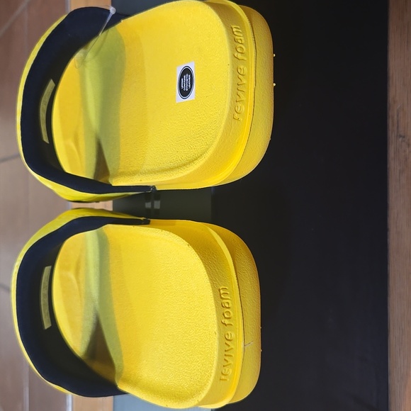 Kobe Bryant Off Court Slides Men's Size 11 Yellow Lightening Black - Picture 5 of 12